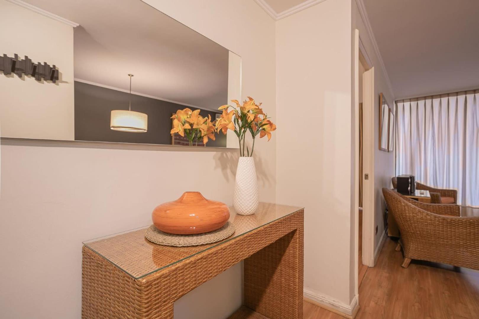 Comfy Urban Style Steps From Costanera Center *