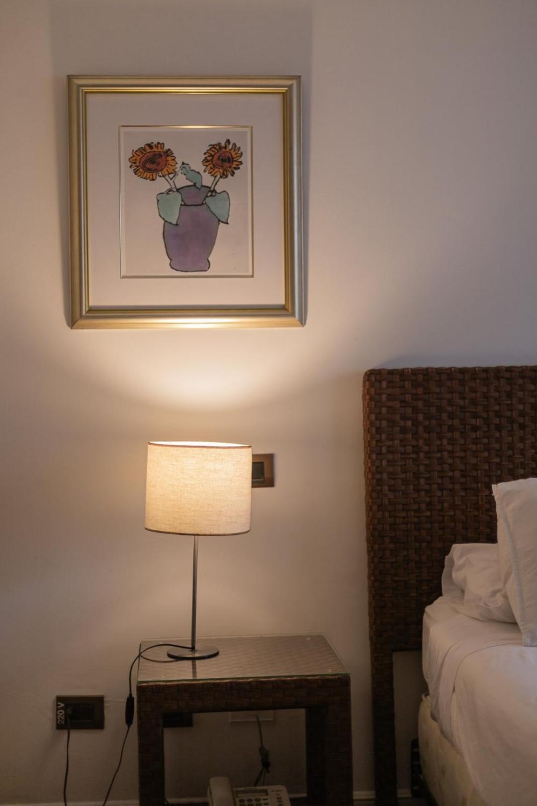 Comfy Urban Style Steps From Costanera Center