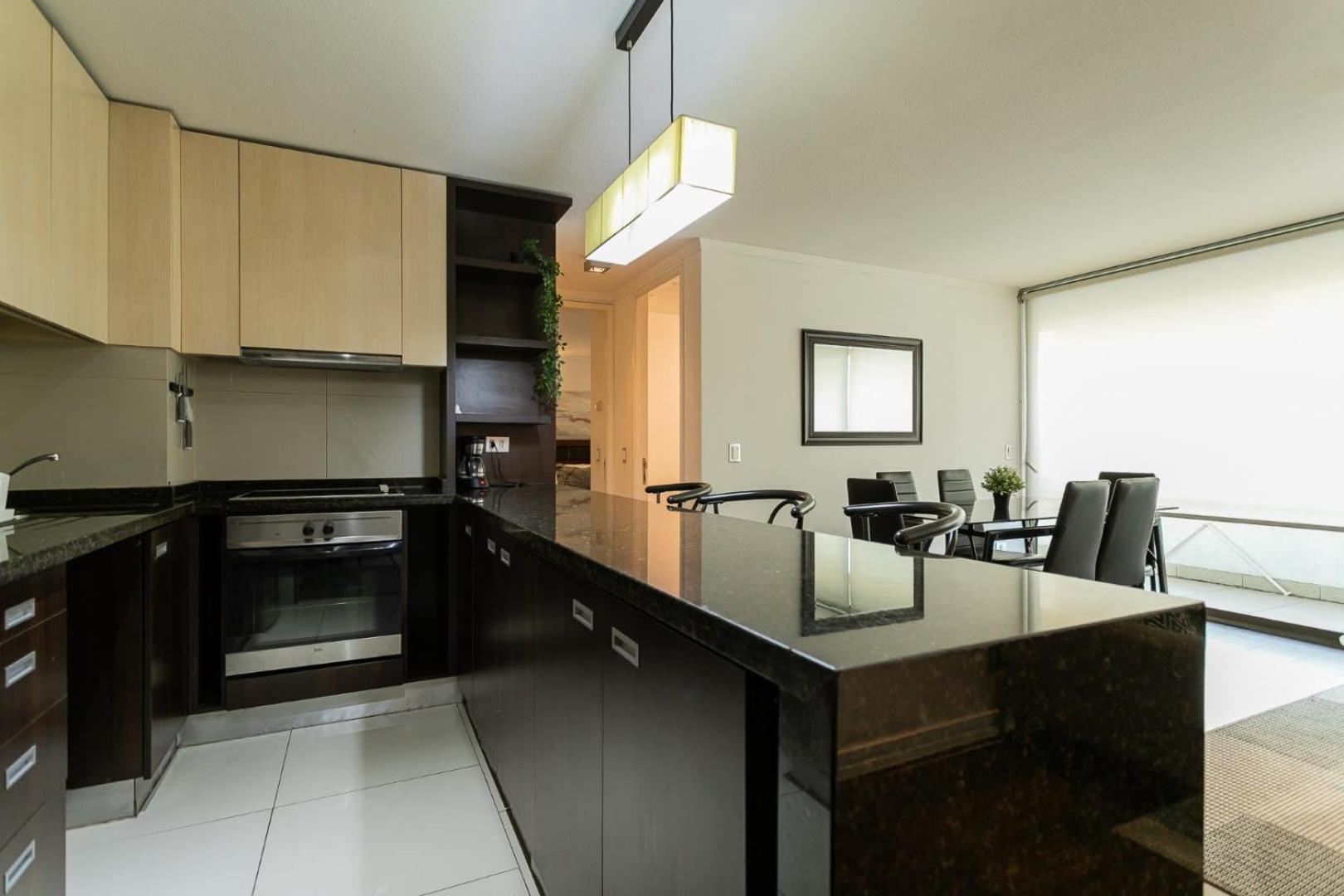 Spacious Steps Away From Parque Arauco Apartamento