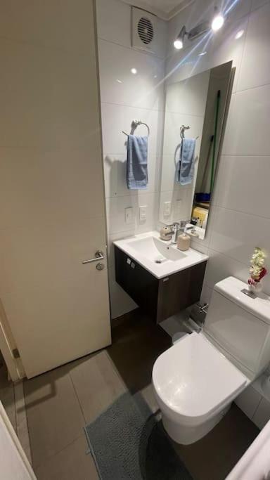 Apartamento 2 En En Fente Al Metro - Hipodromo De Chile Y Estadio San Laura *