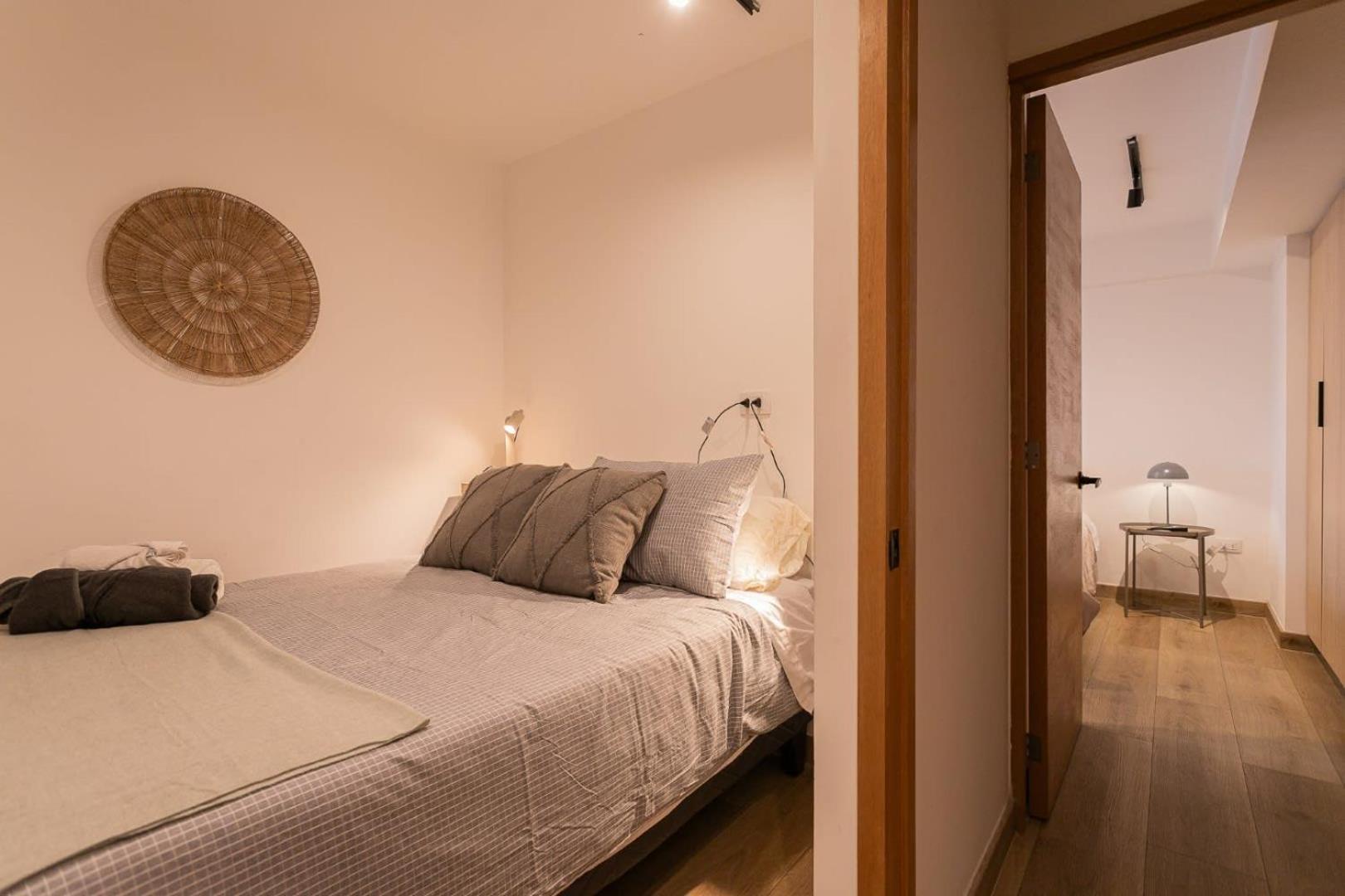 Confort Y Estilo Depto 2d2b 6 En Condes Apartamento
