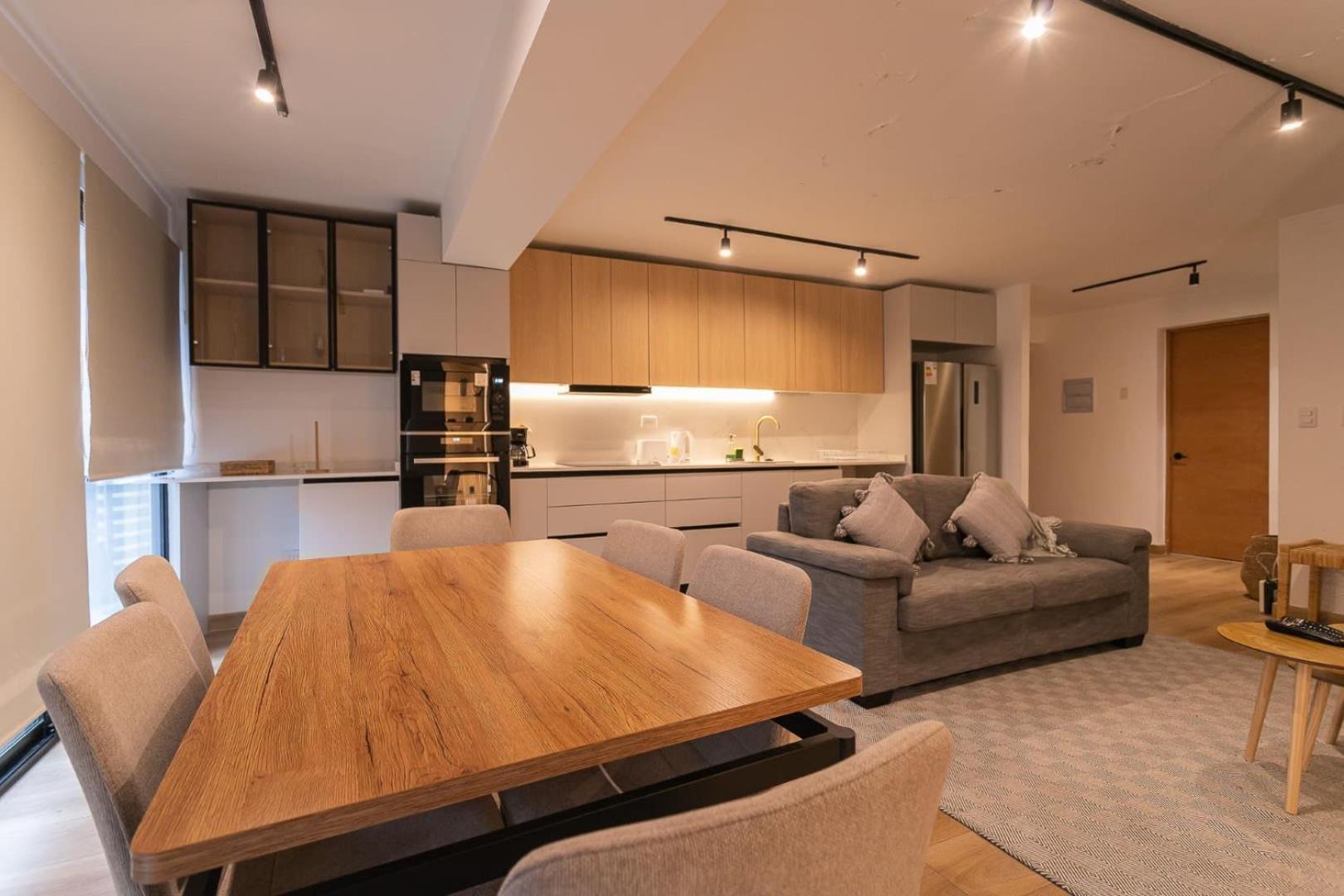 Confort Y Estilo Depto 2d2b 6 En Condes Apartamento