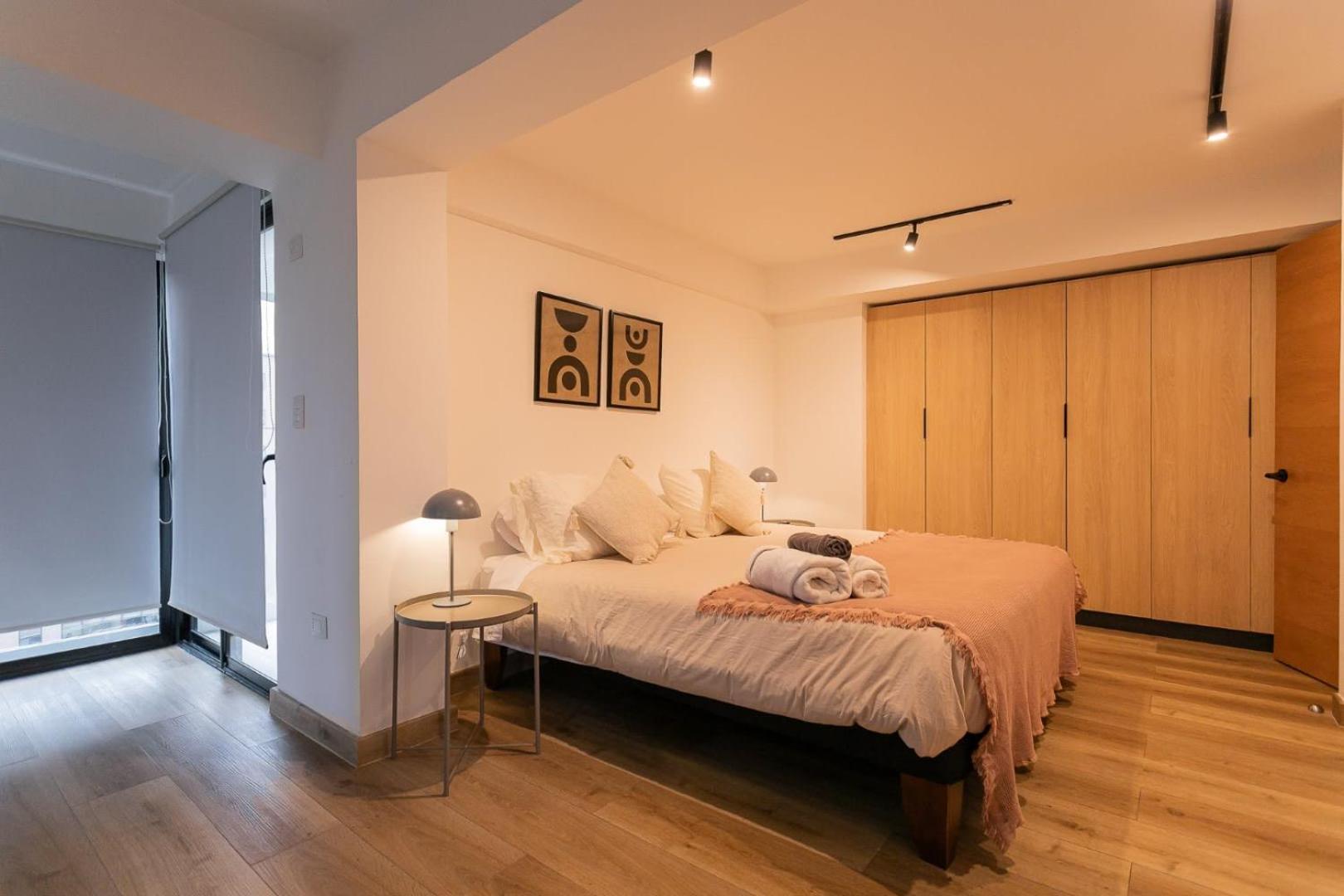 Confort Y Estilo Depto 2d2b 6 En Condes Apartamento
