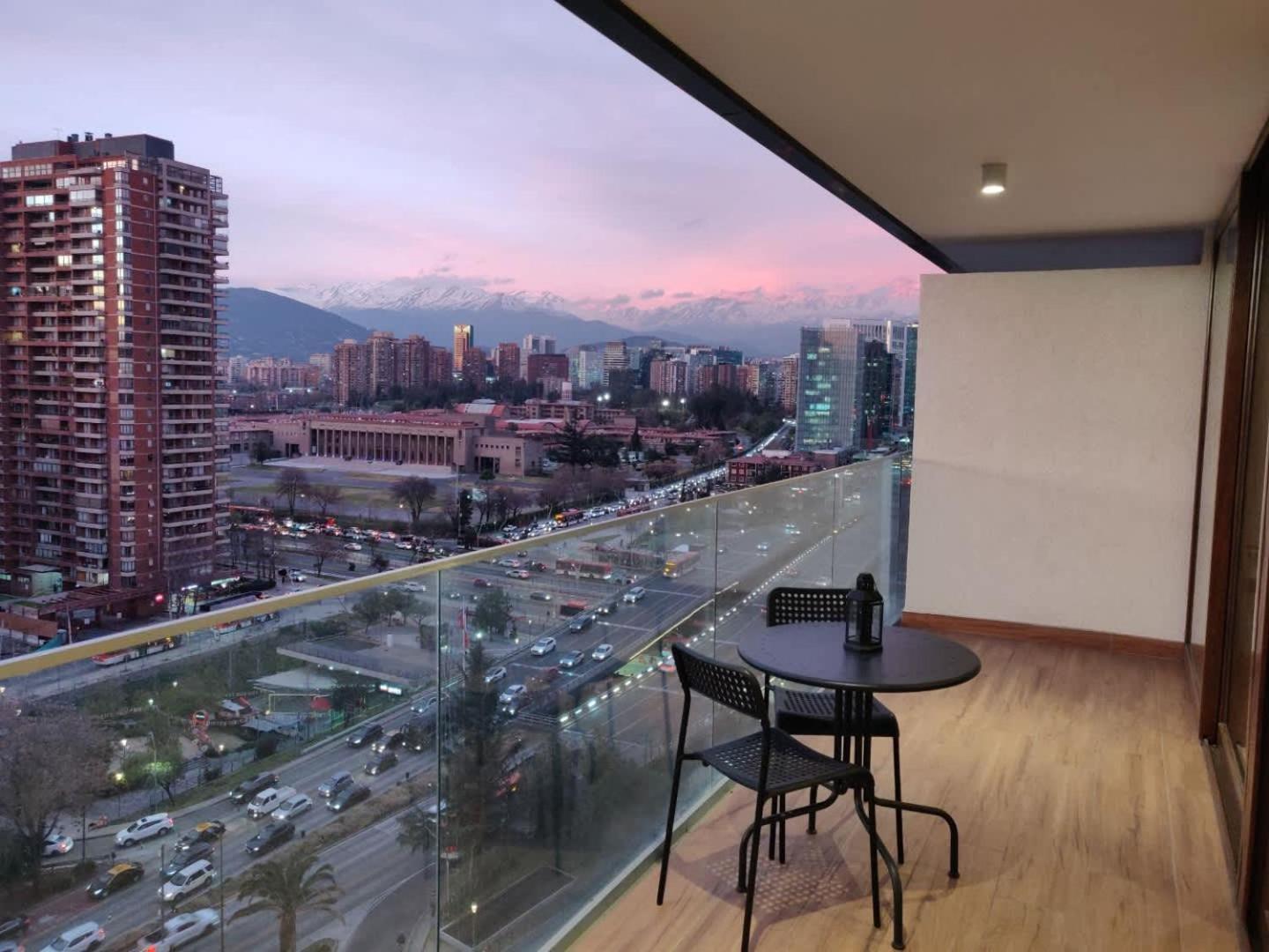 Elegancia En Condes 2d2b Con Estilo Apartamento Santiago de Chile