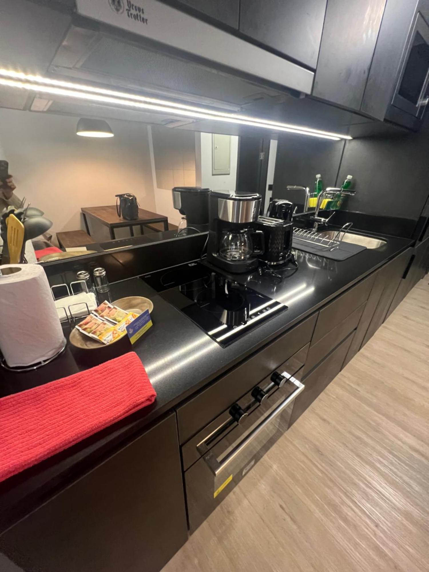 Apartamento Clinica Condes, Espectacular Departamento Nuevo 80 M2 *