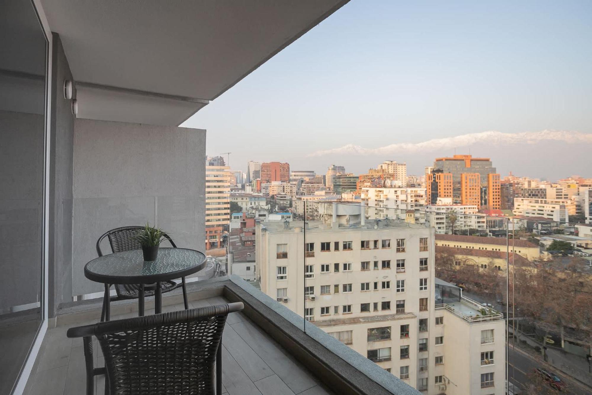 Beautiful Steps From Costanera Center Apartamento