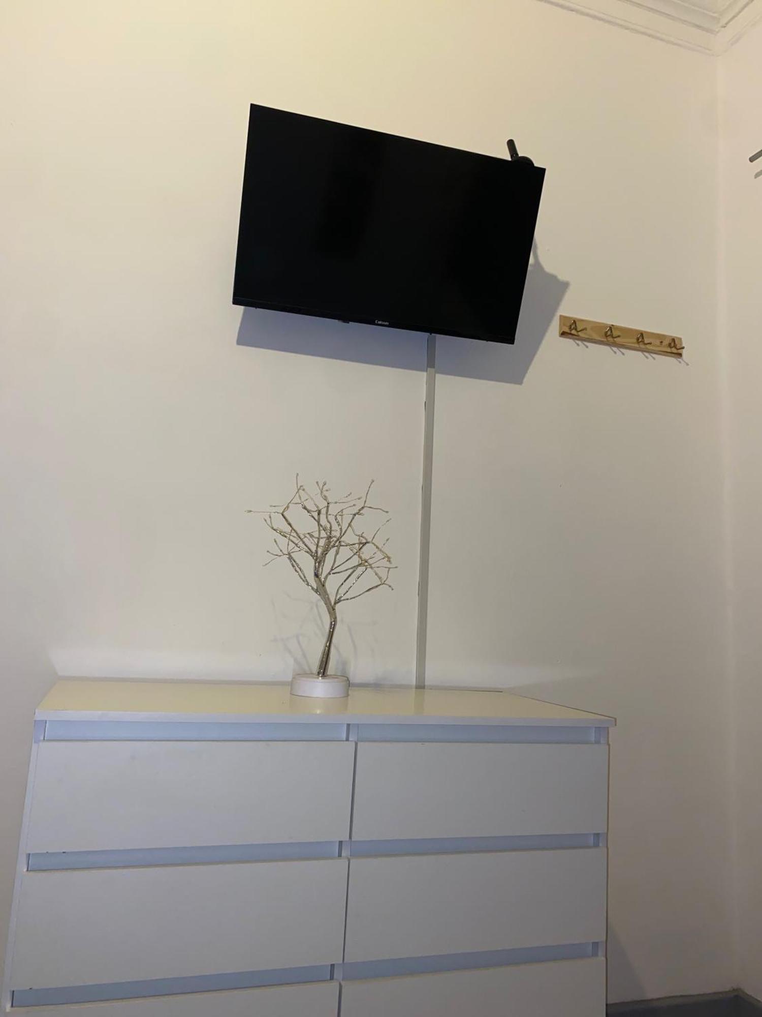 Pensión 3 Con Bano Compartido En Providencia Casa *