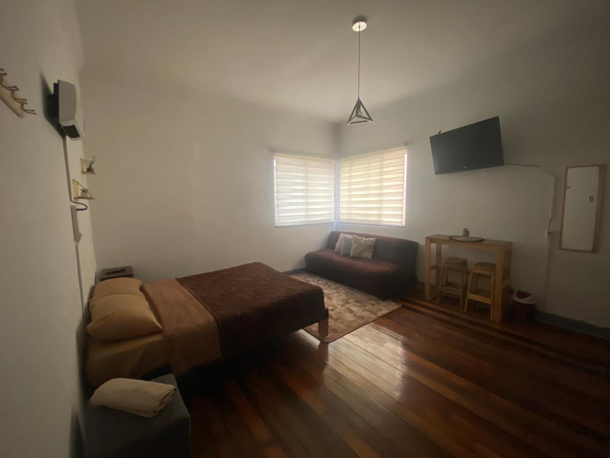 2 Con Bano Compartido En Providencia Casa * Santiago