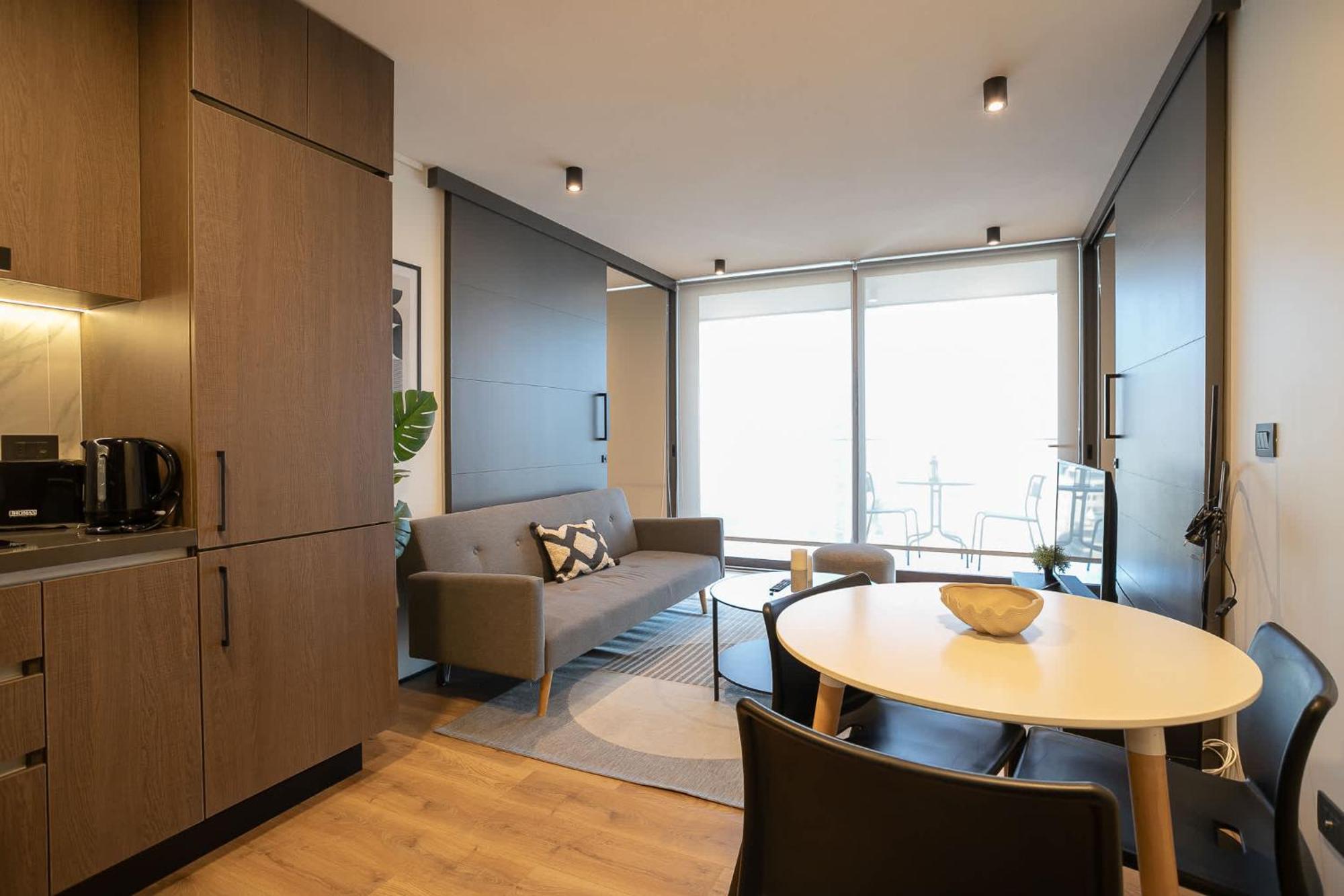 Elegancia En Condes 2d2b Con Estilo Apartamento Santiago de Chile