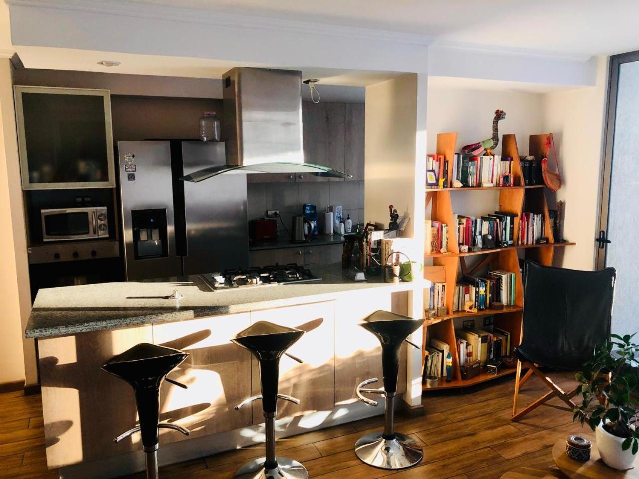 Loica Hosts - Barrio Italia