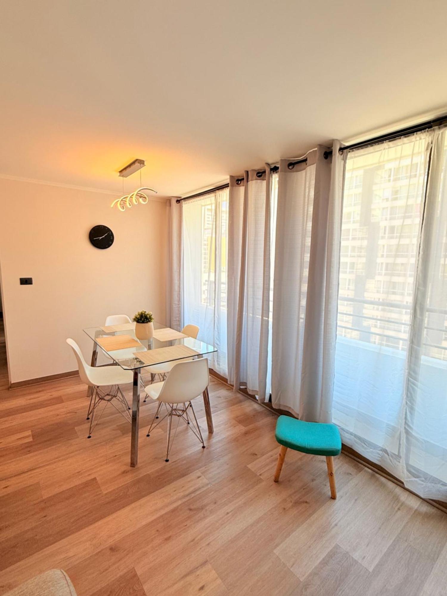 Apartamento Amplio Y Comodo Departamento En El Corazon De Con Estacionamiento Gratis Santiago de Chile