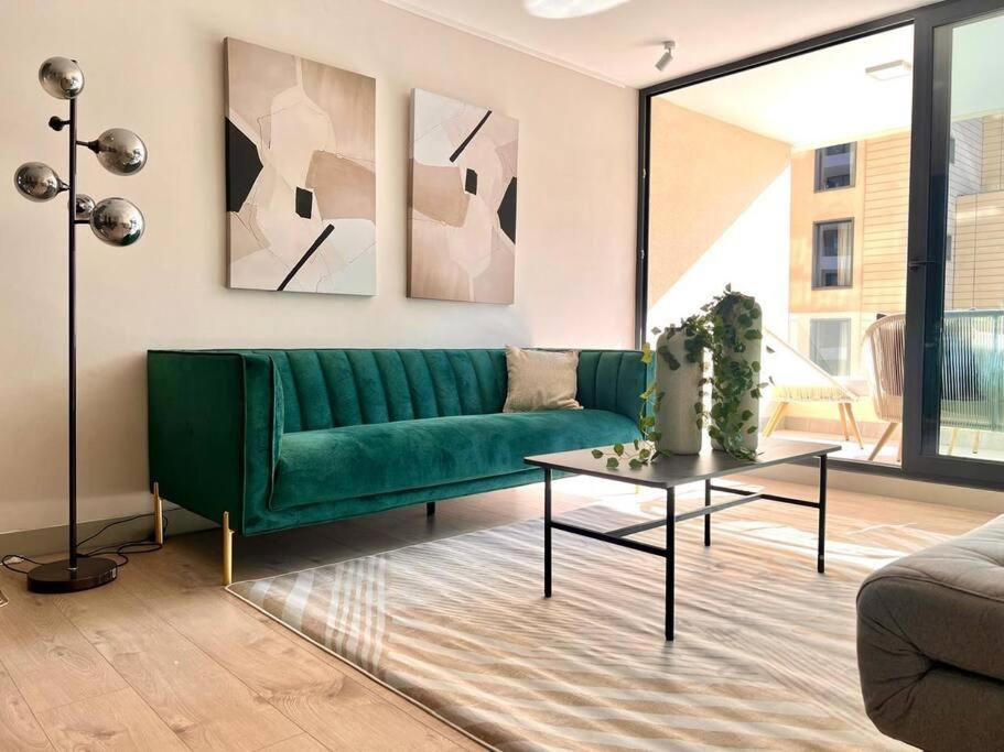 Apartamento Elegante Dpto Cerca De Clinica Alemana Y Parque Arauco Santiago de Chile