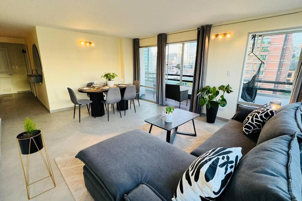 Premium Barrio El Golf - Costanera Center Santiago