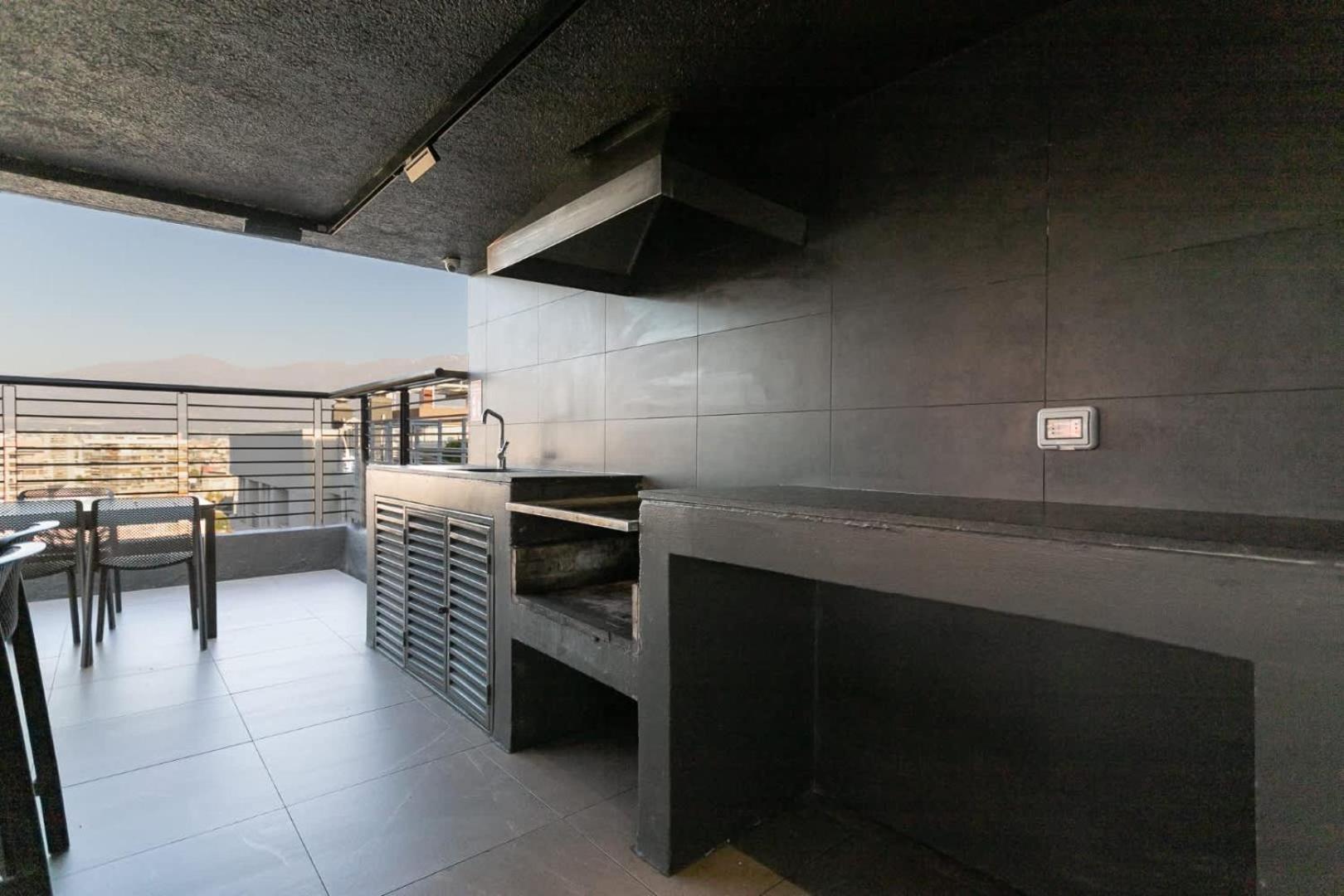 Central Lodging For Meticulous Travelers
