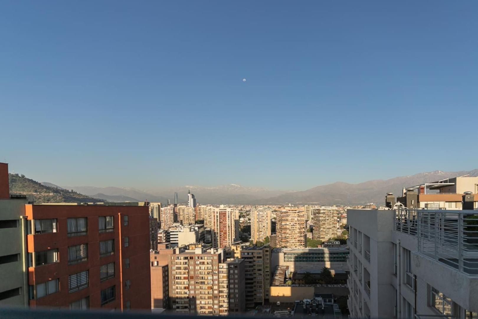 Central Lodging For Meticulous Travelers * Santiago de Chile