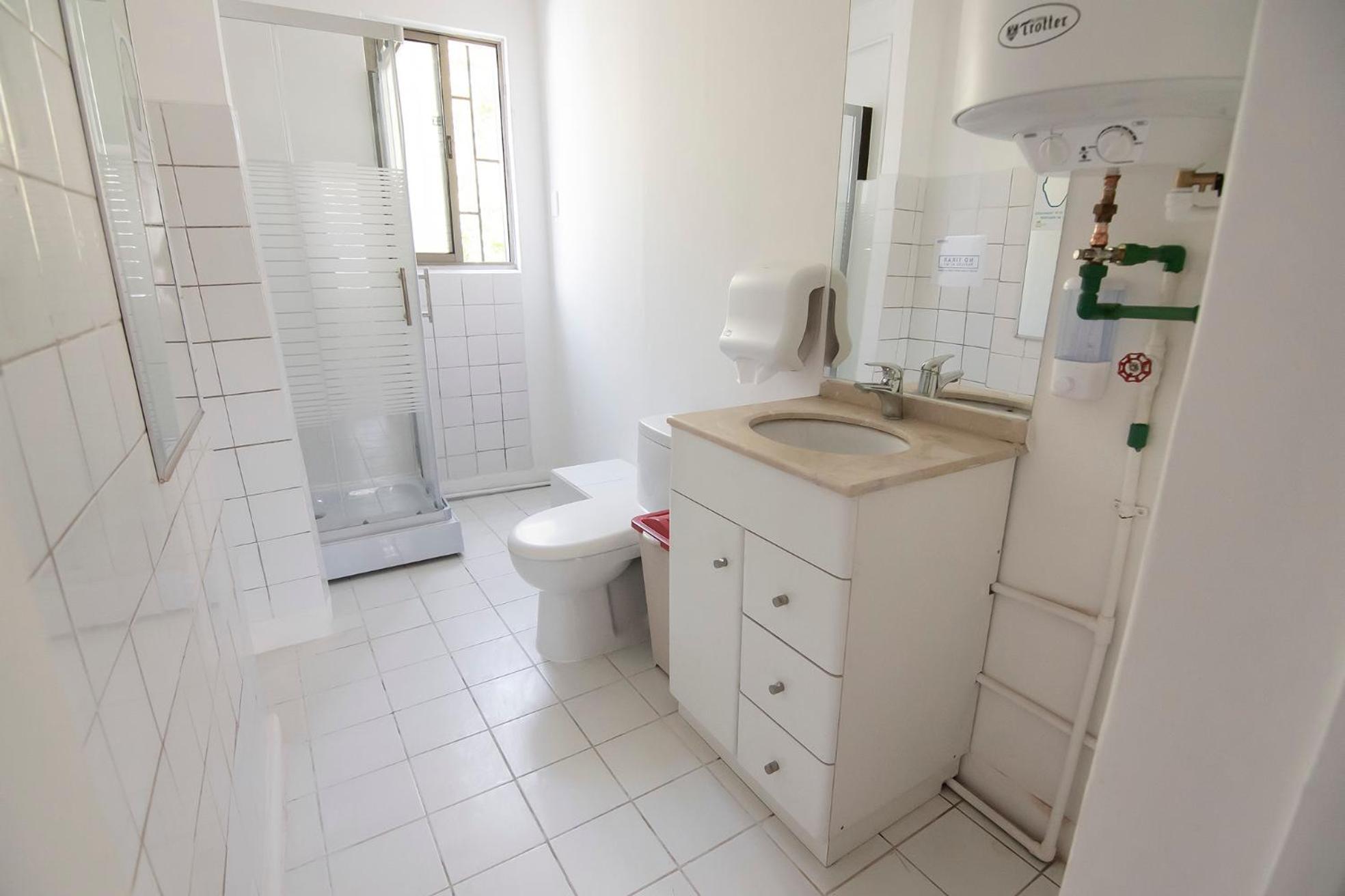 Habitación en casa particular Amoblada Providencia - Metro Salvador