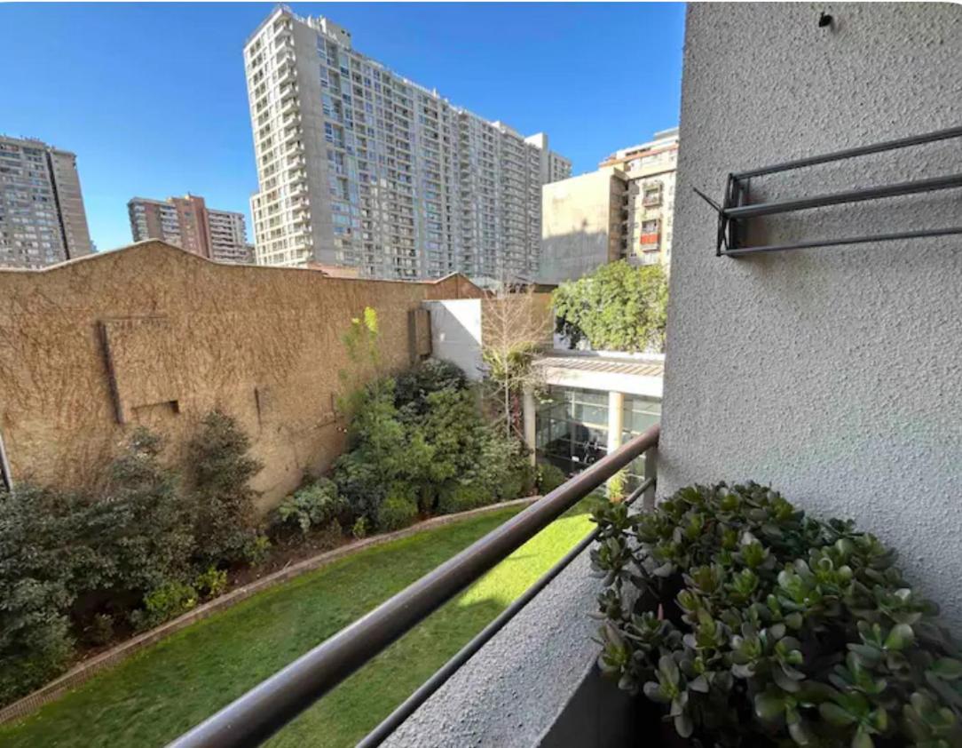 A4 Dpto Santa Lucia Clinica Catolica Apartamento *