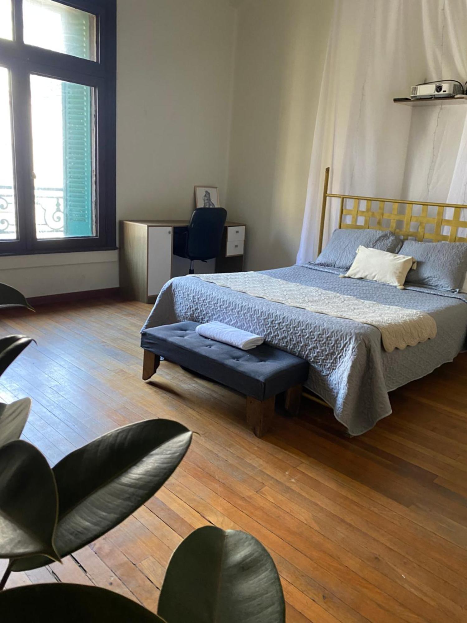 Estudio Historico Con Proyector Apartment