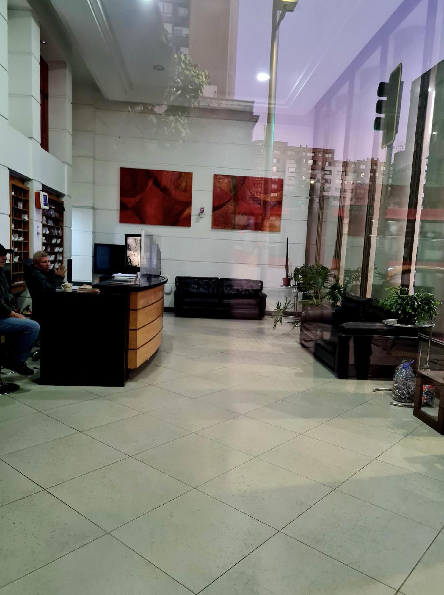 Apartamento A Pasos Clinica Uc Apartamento