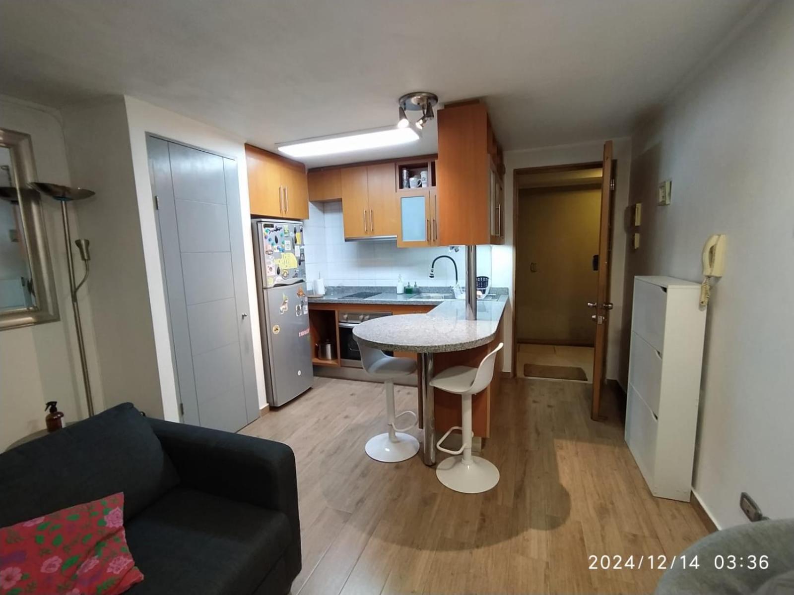 Comodo Departamento En Escuela Militar, Condes Apartamento
