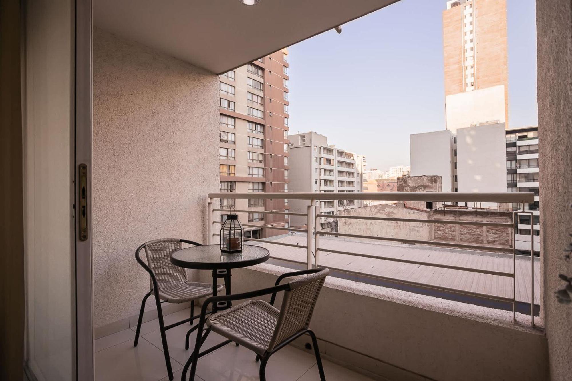 Central Lodging For Meticulous Travelers * Santiago de Chile