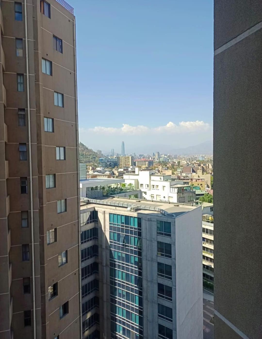 Apartamento D, Mia