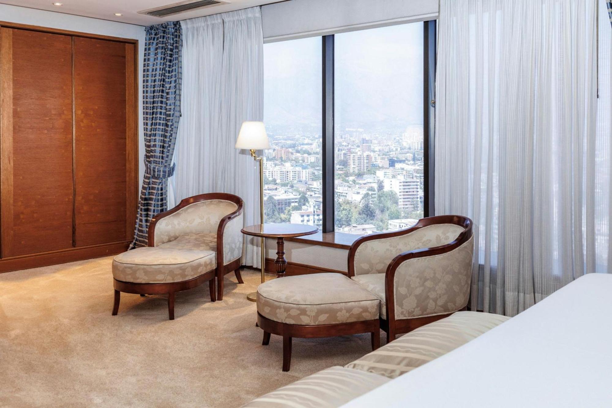 Crowne Plaza 5*
