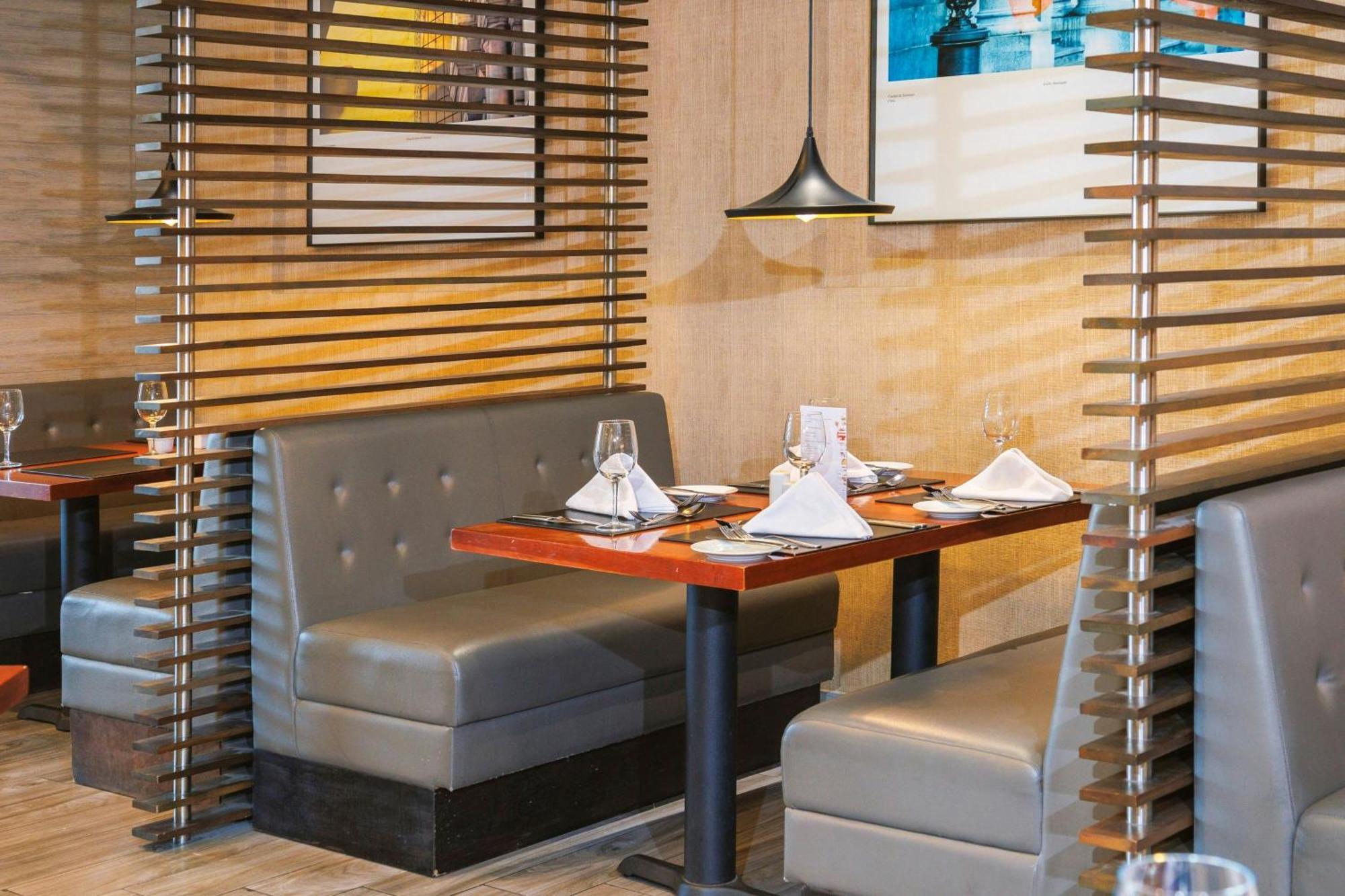 Crowne Plaza Hotel 5*