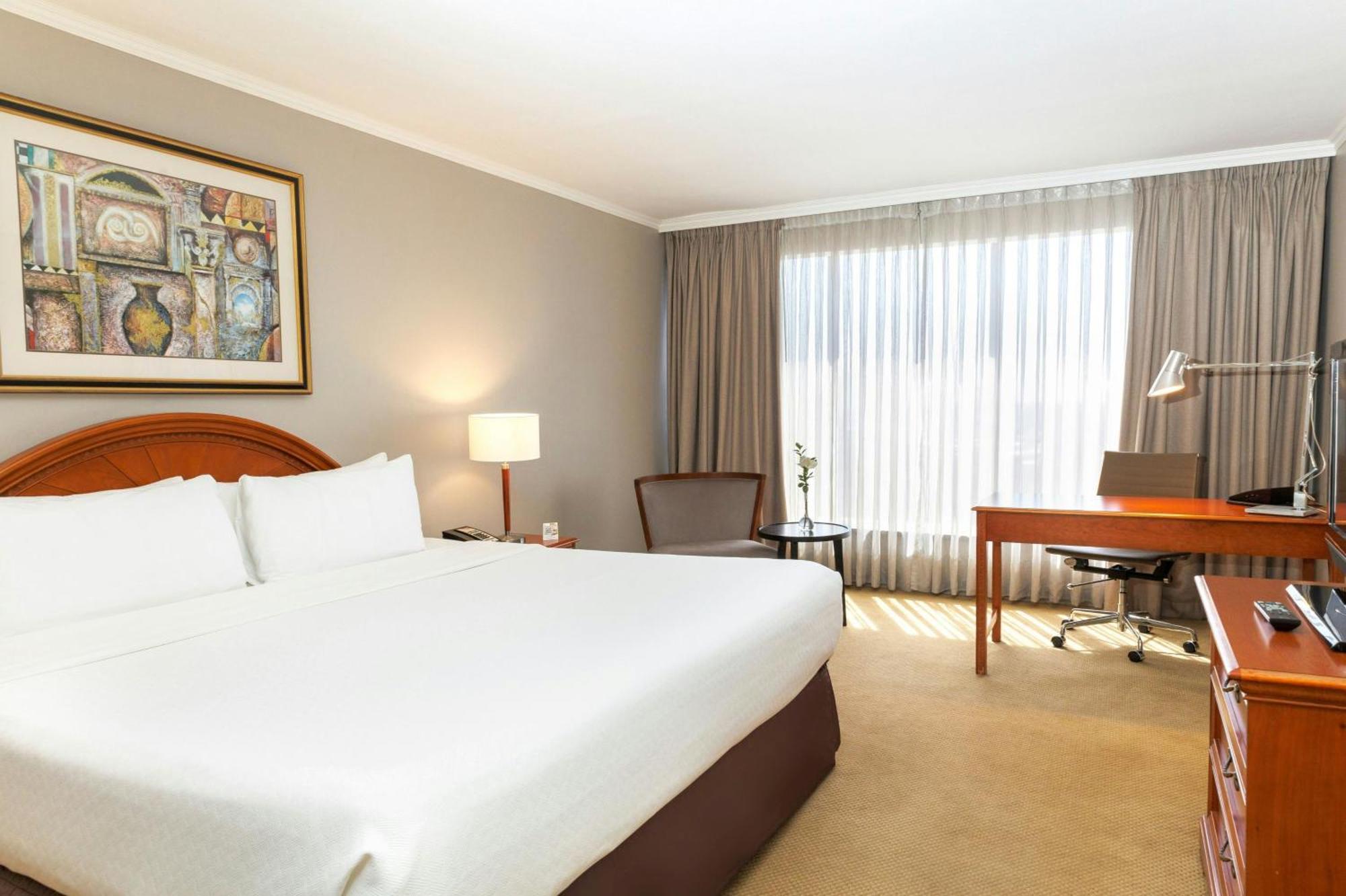 Crowne Plaza Hotel 5*