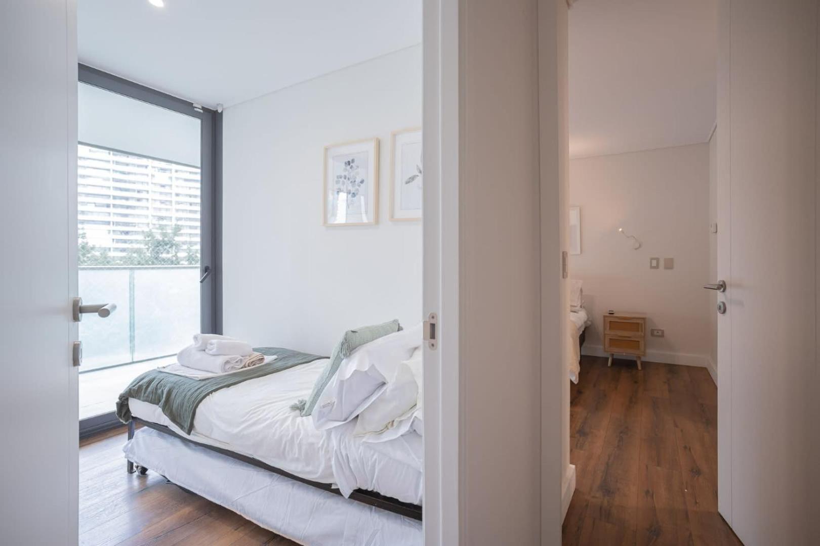 Total Comfort Steps From Parque Araucano *
