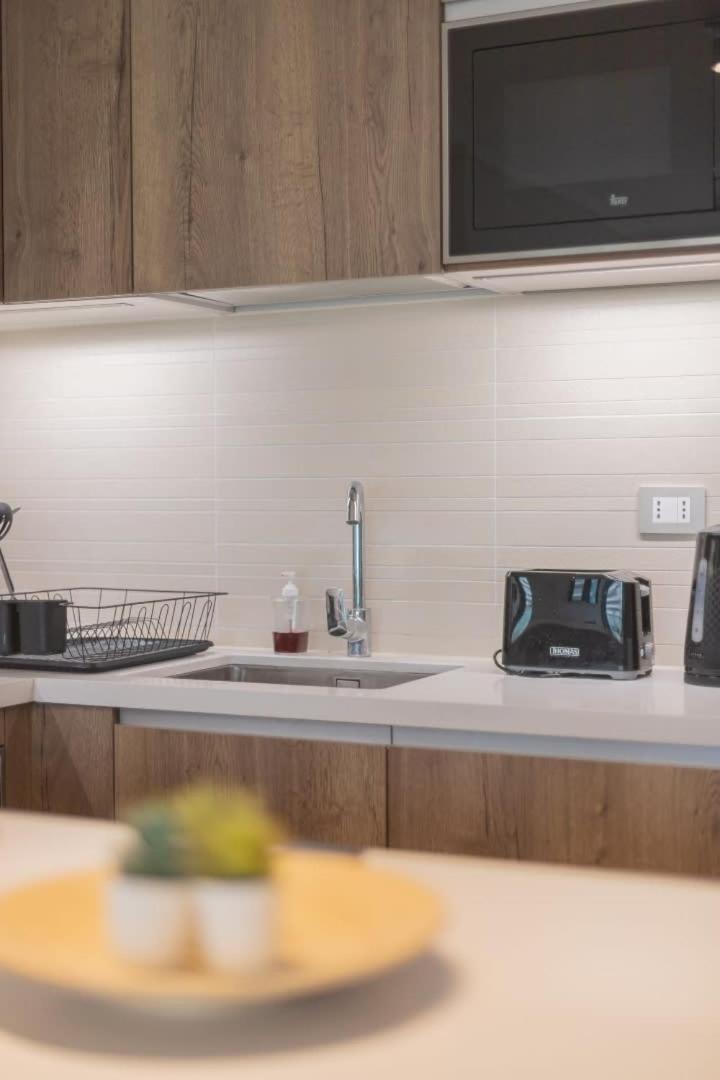 Total Comfort Steps From Parque Araucano Apartment *