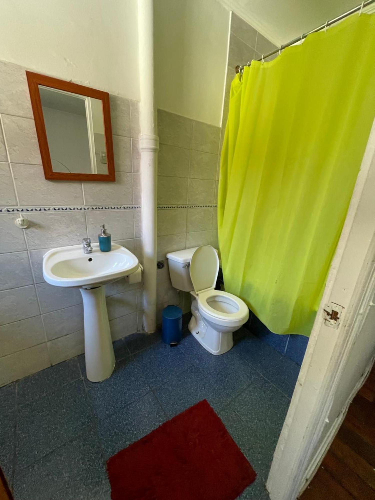 Providencia Dos Personas Con Bano Privado Excelente Ubicacion Bed and breakfast *