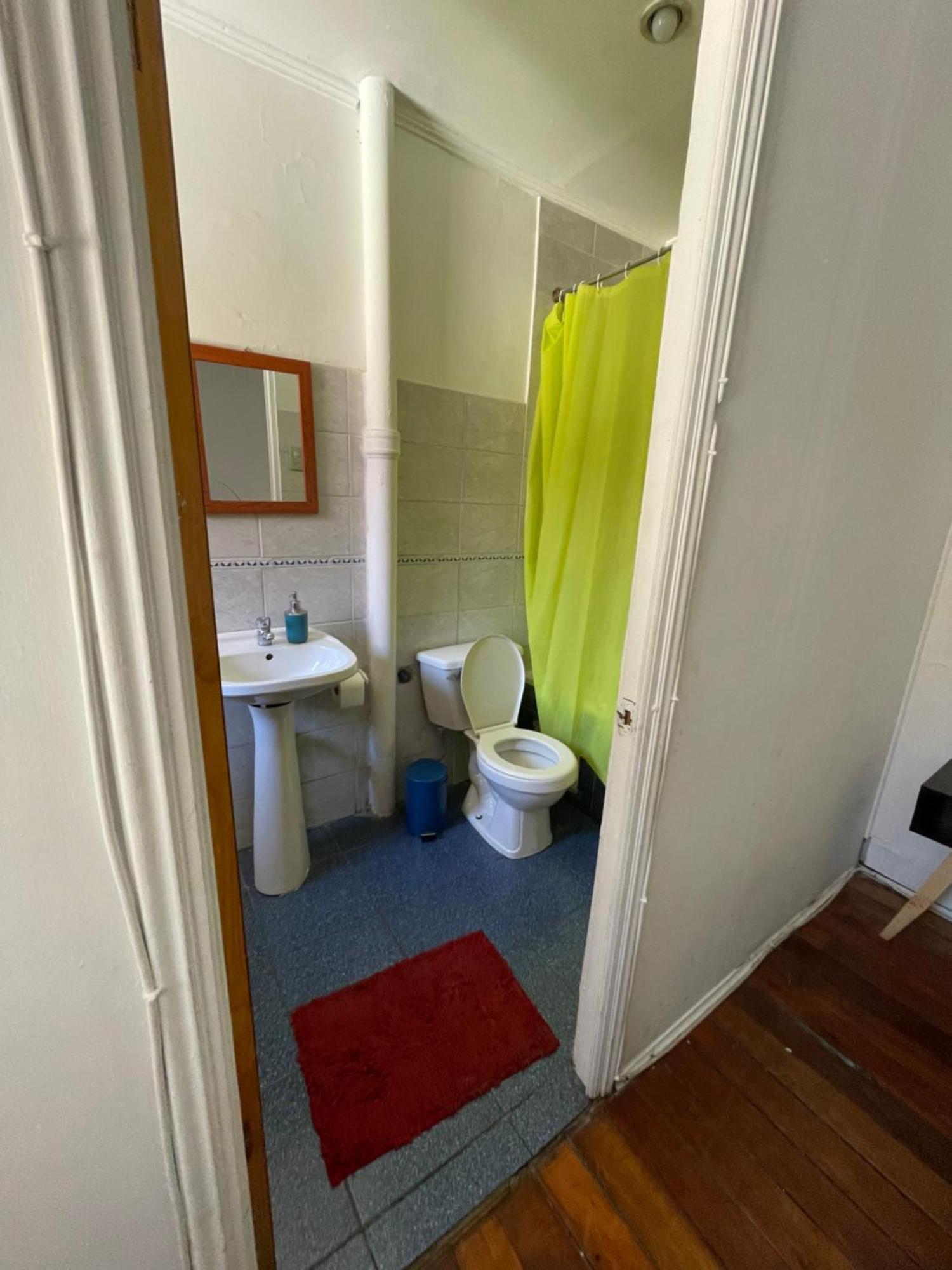 Bed and breakfast Providencia Dos Personas Con Bano Privado Excelente Ubicacion