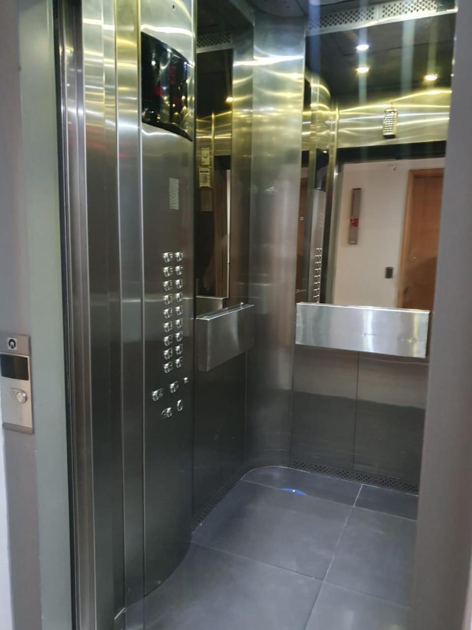 Apartamento Departamento En El Corazon De Providencia, Entre Metro Leones Y Pedro De Valdivia
