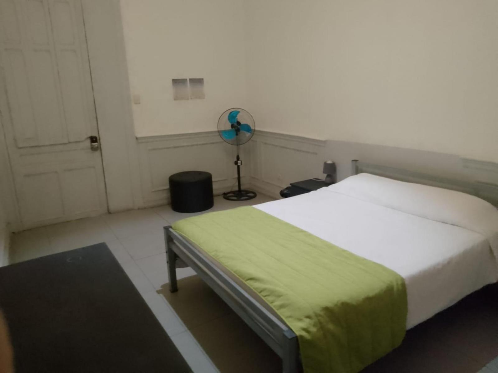 Happy House Hostal