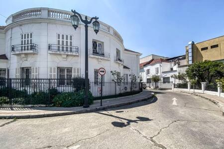 Hom I Moderno Estudio Junto Al Metro Republica *