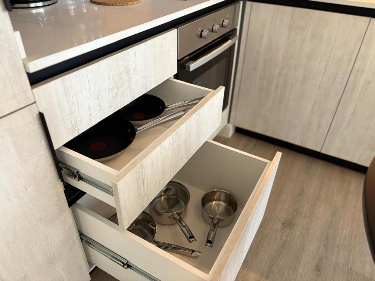 Apartamento Bustamante, Aire Acondicionado, Metro Irarrazaval Linea 5 Y 3, 7 Minutos A Estadio Nacional *