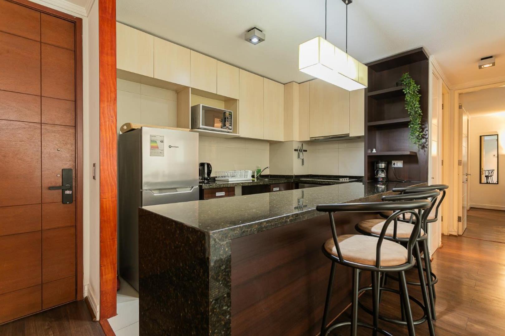 Spacious Steps Away From Parque Arauco Apartamento