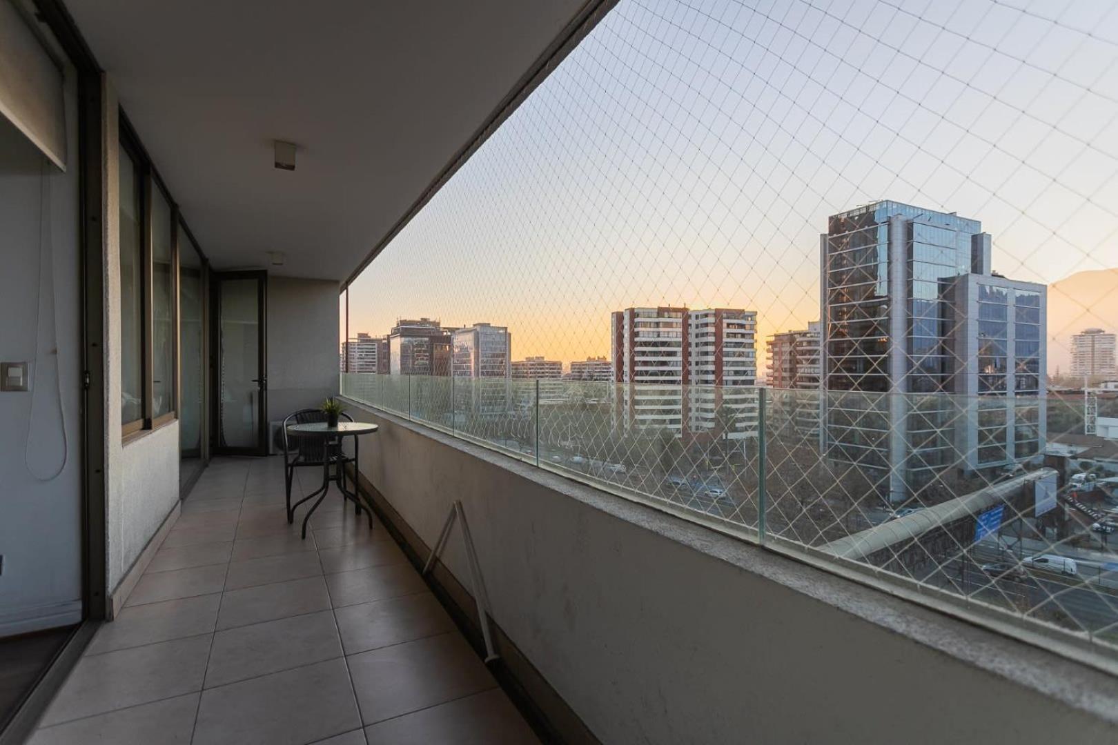 Apartamento Spacious Steps Away From Parque Arauco
