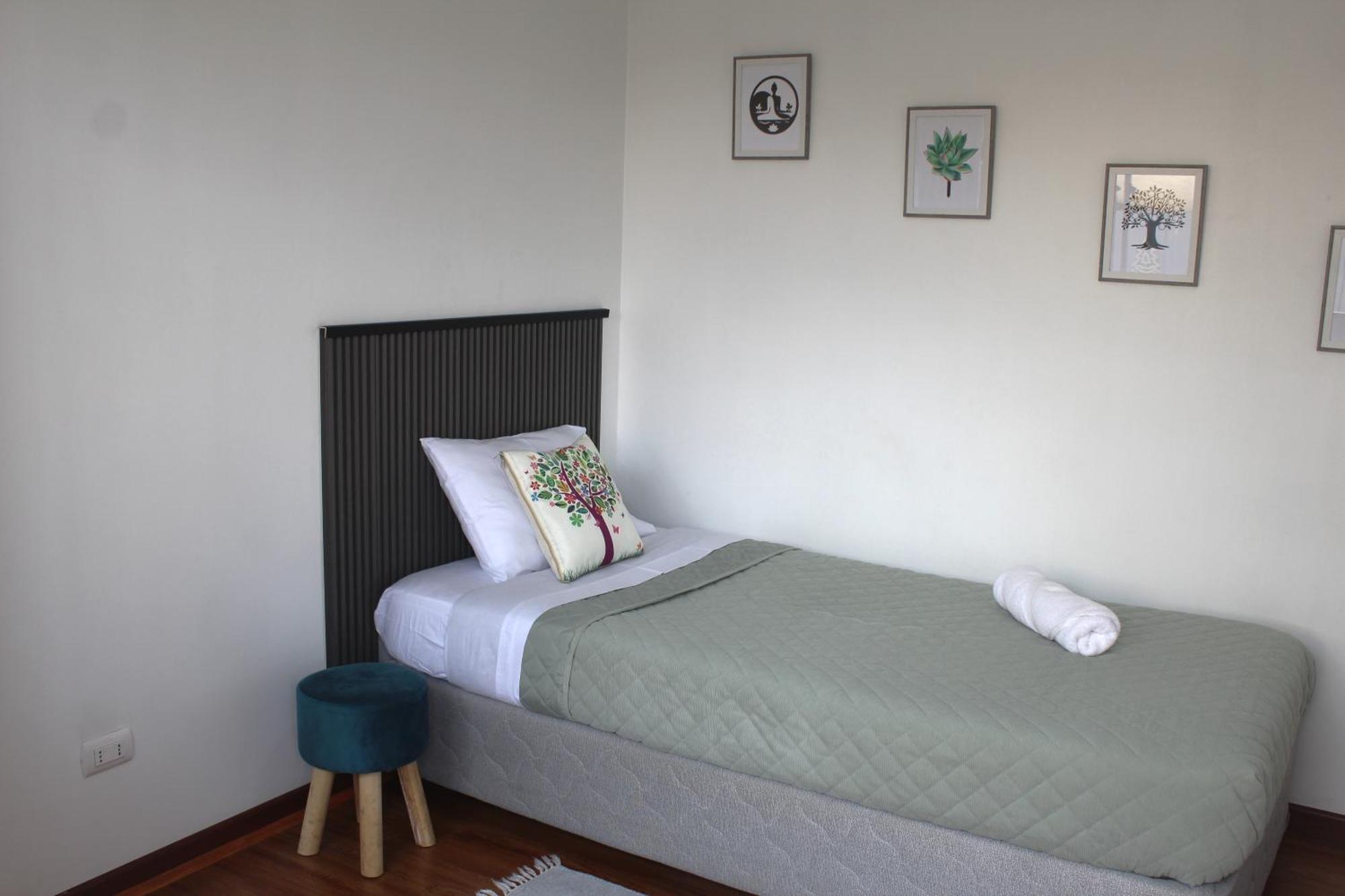 Hab Economica Cerca Del Aeropuerto Hostal Santiago de Chile