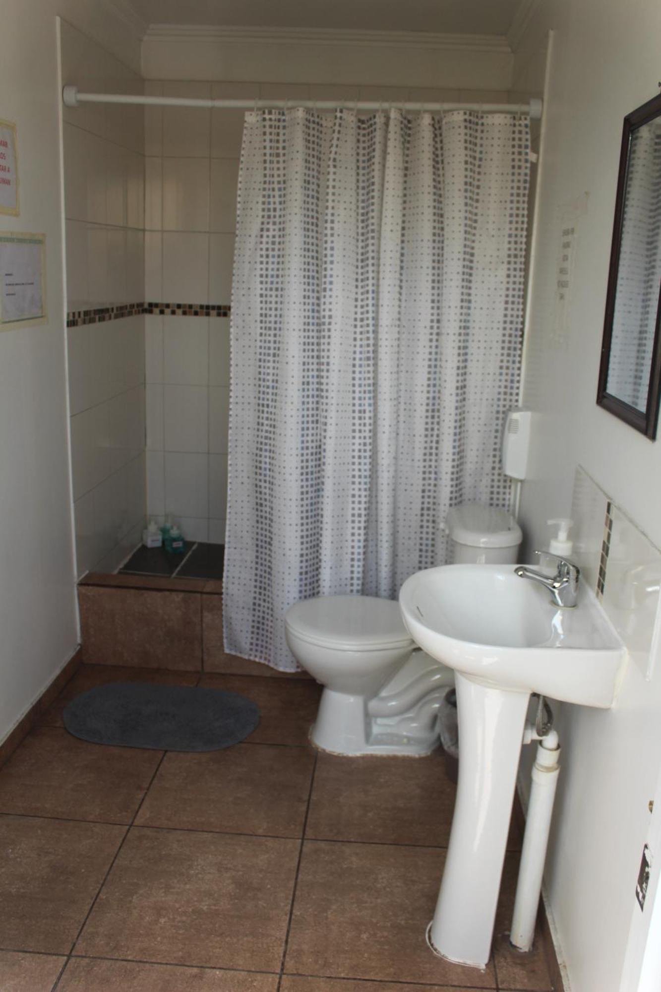 Hab Bano Privado Aeropuerto Hostal