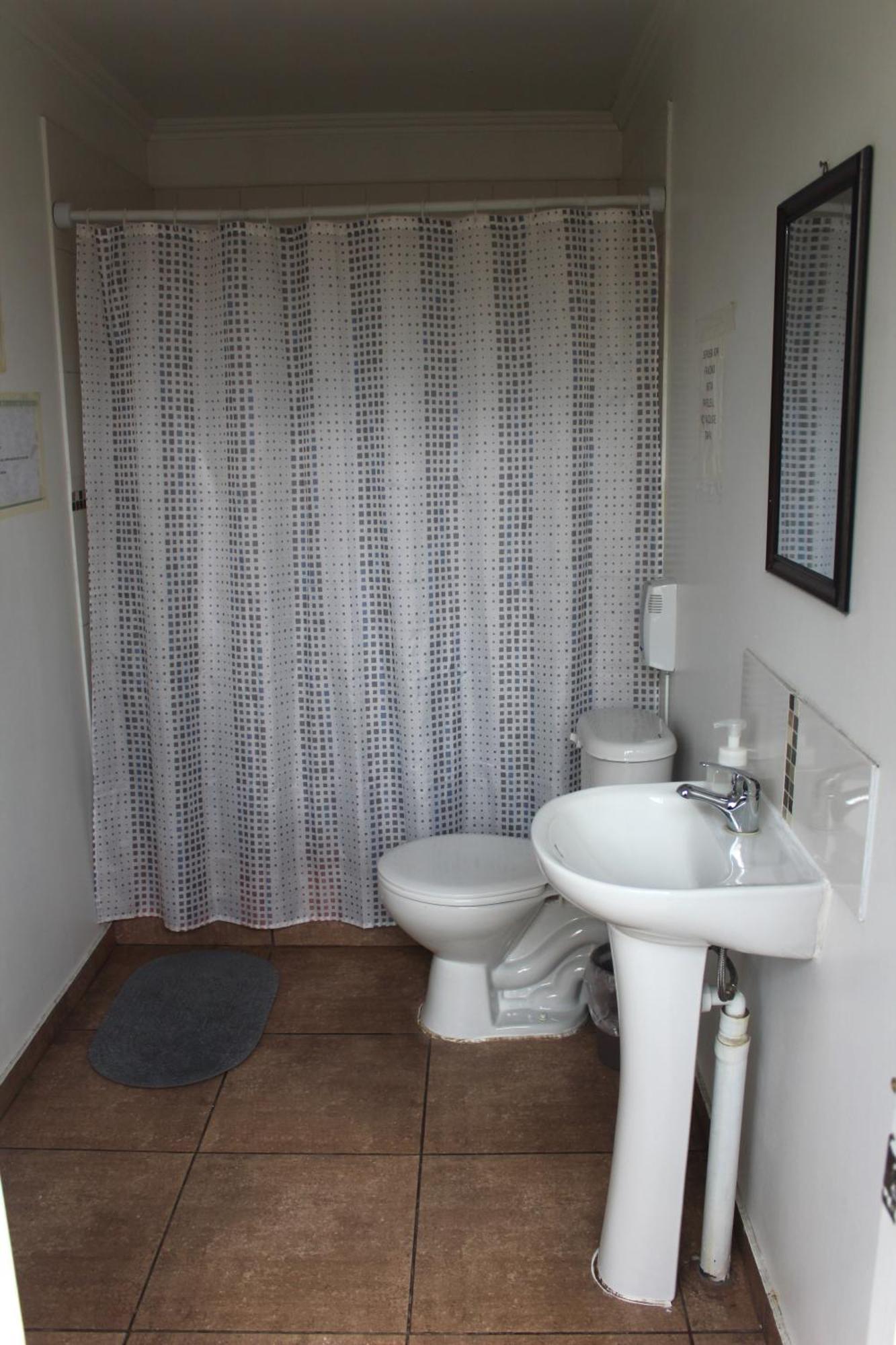 Hostal Hab Bano Privado Aeropuerto