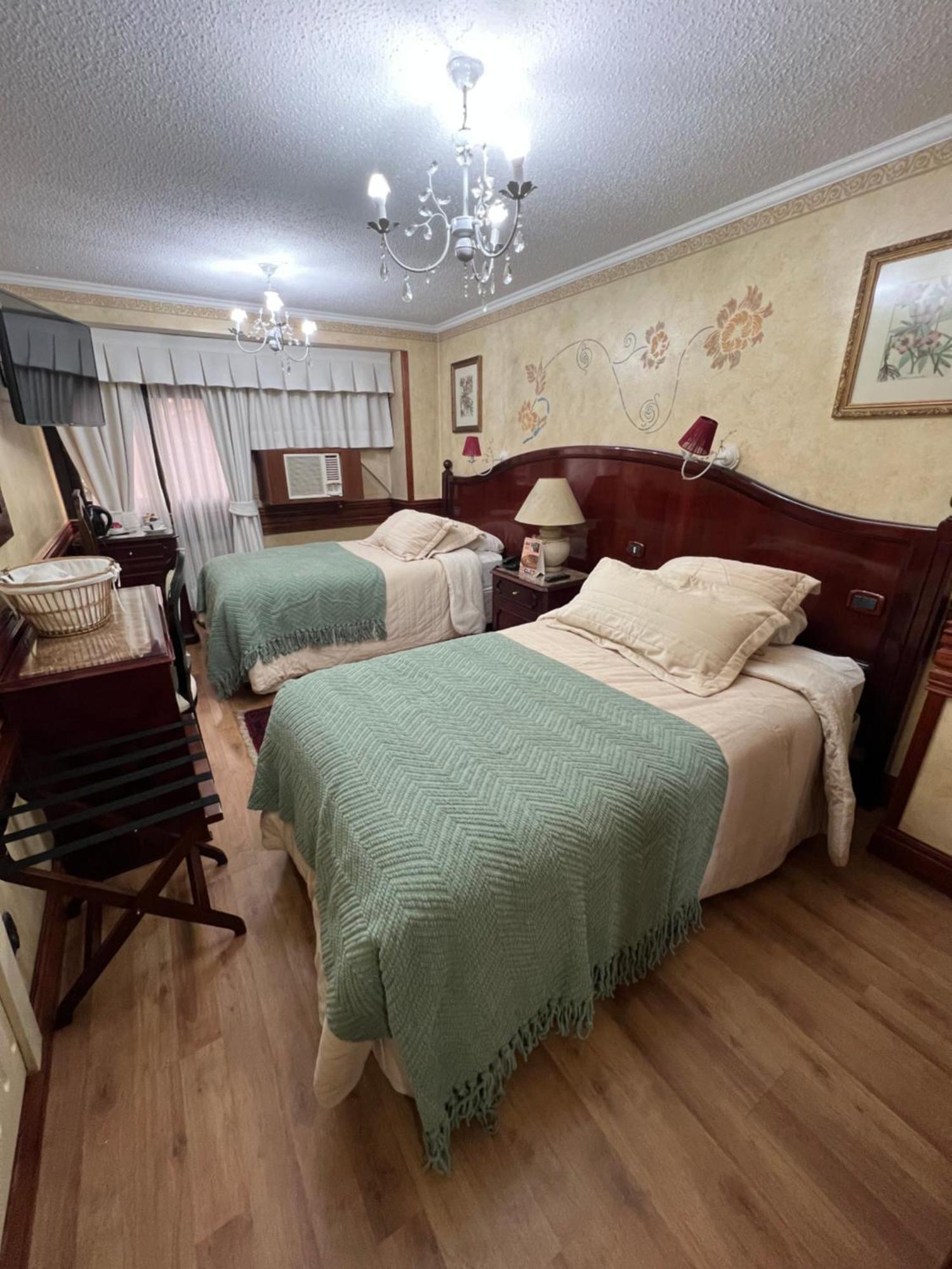 Ciudad De Vitoria Hotel