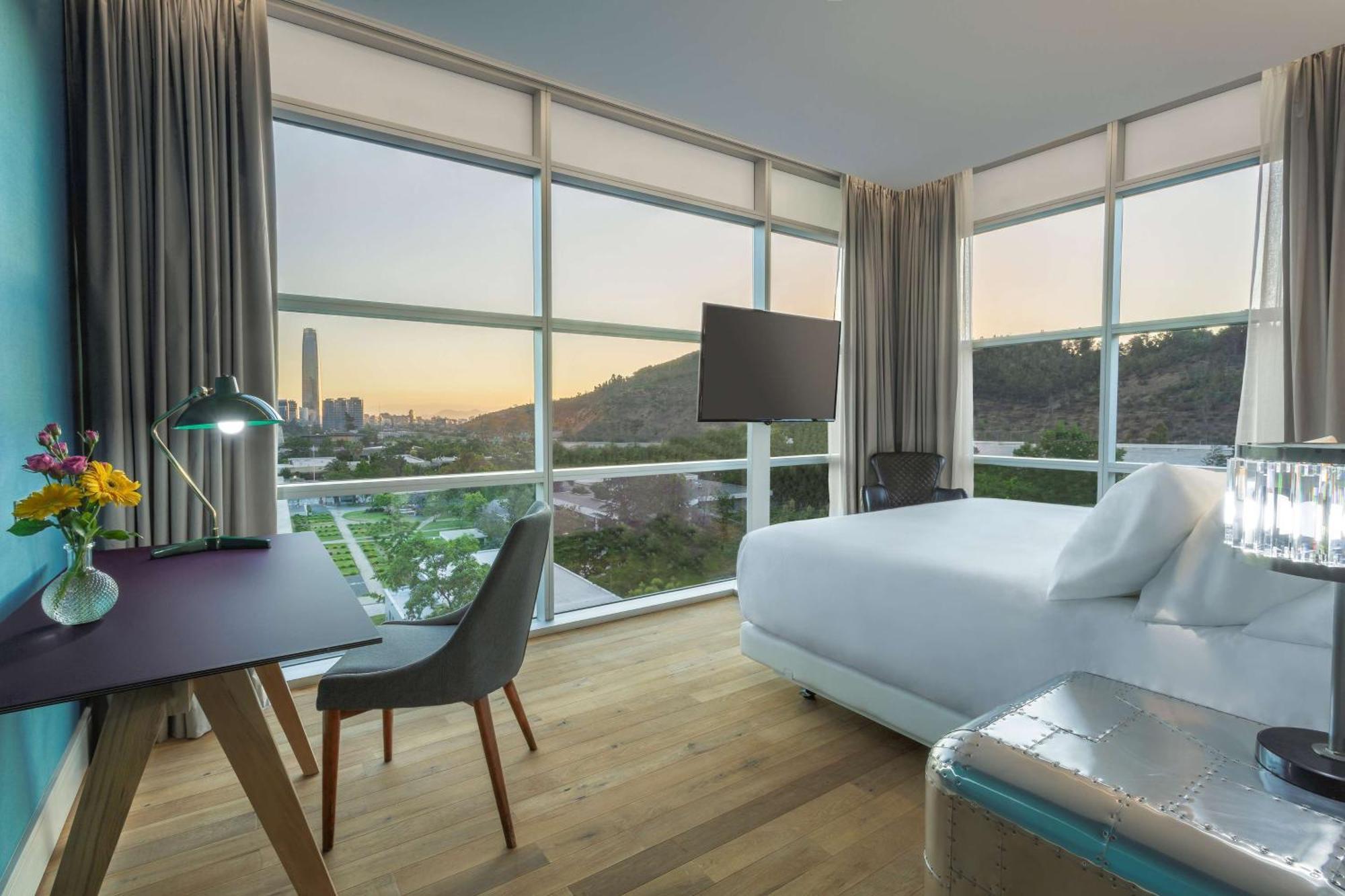Hotel Nh Collection Casacostanera 4*