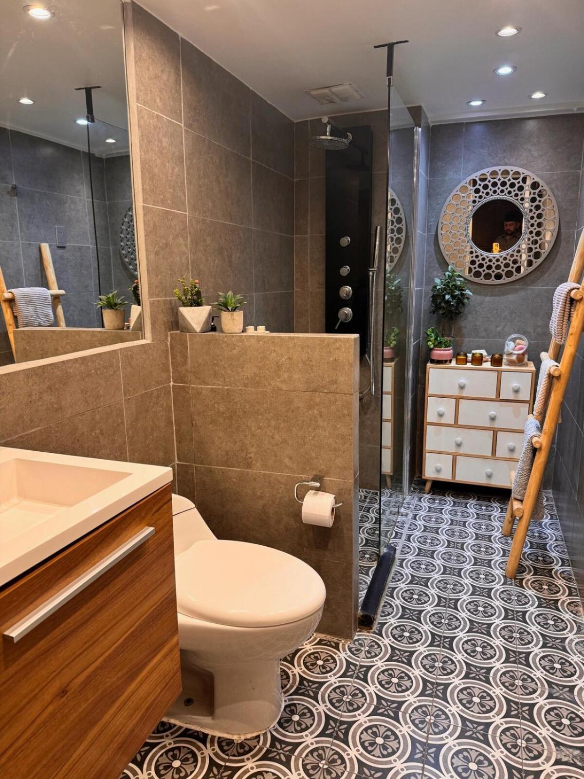 Super Spacious-best Location Apartamento