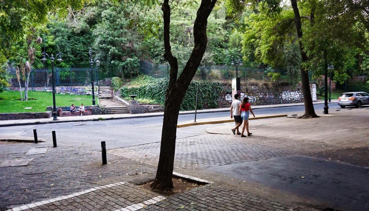En Barrio Patrimonial A 3 Min Red De Metro, Wifi, Comodidad * Santiago de Chile