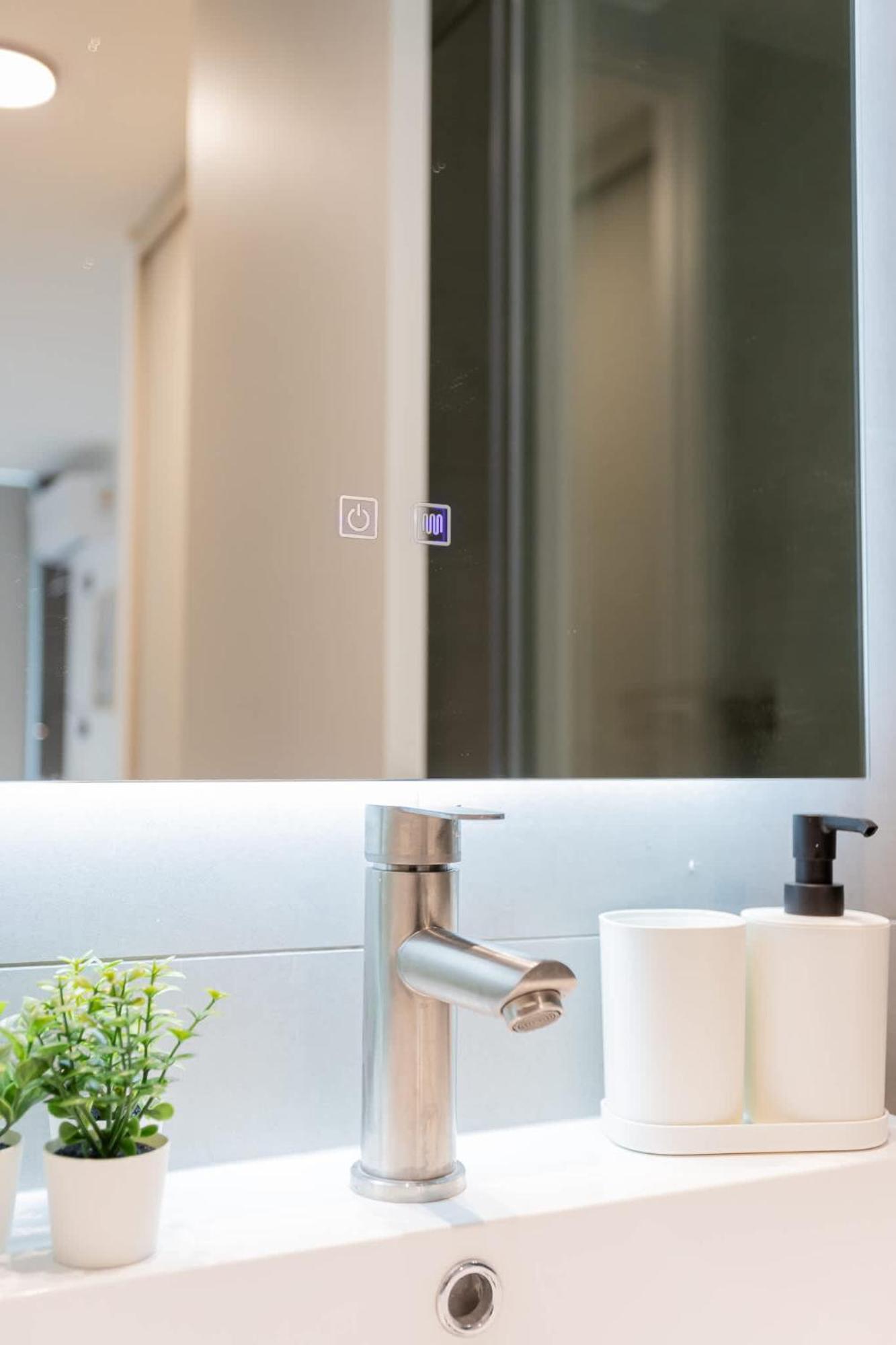 Modern 2br Condes Prime Spot Apartamento Santiago