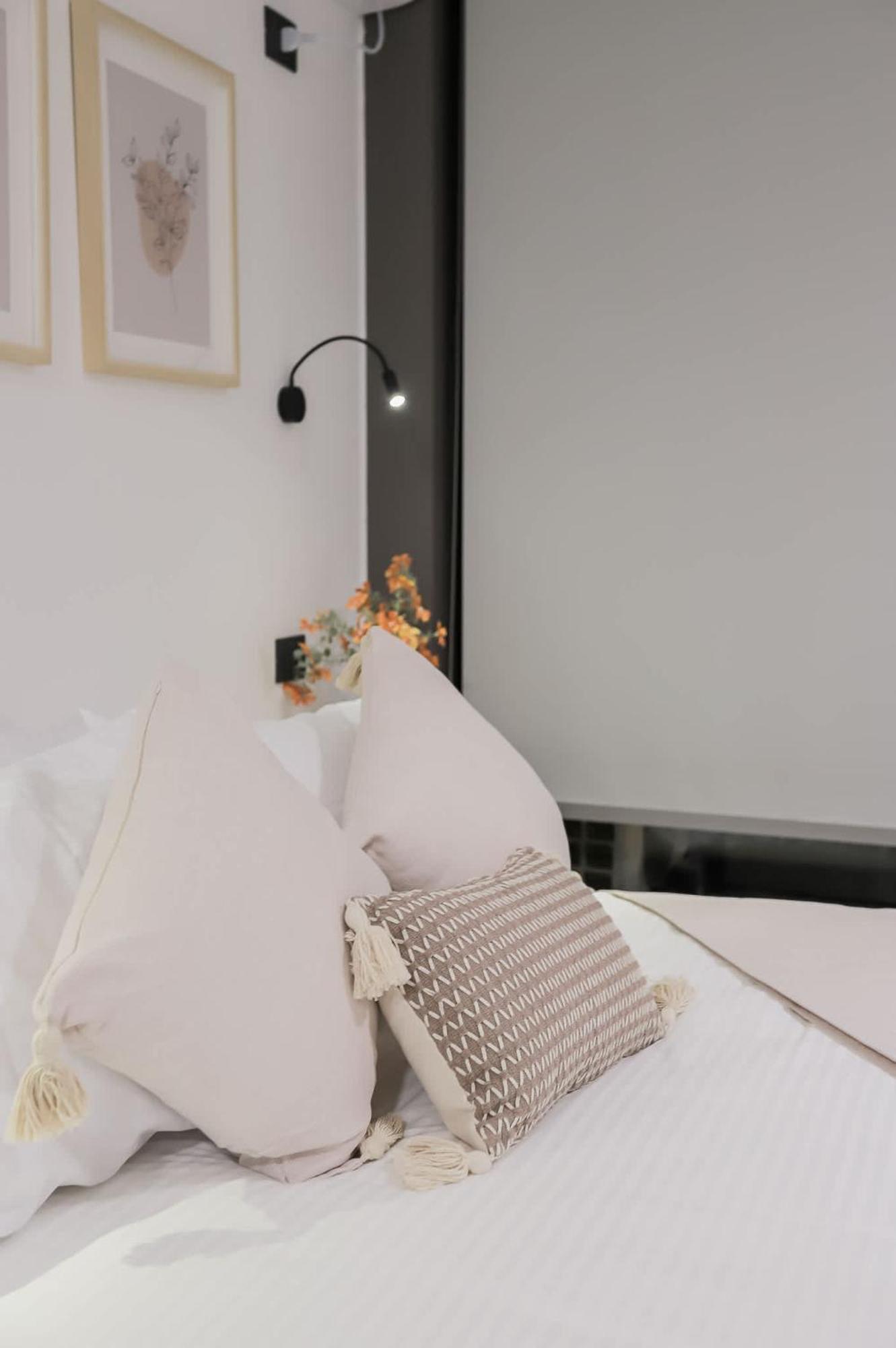 Prime Location In Condes Ideal For 3 Apartamento