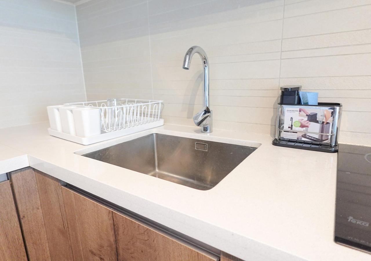 Depto Premium A Pasos Del Parque Arauco Con Aire Acondicionado Apartamento *