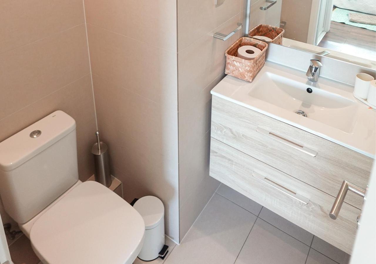 Depto Premium A Pasos Del Parque Arauco Con Aire Acondicionado Apartamento